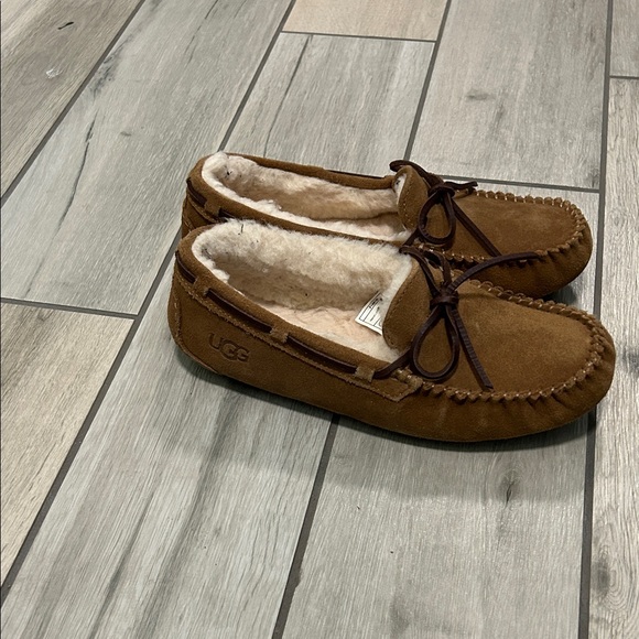 UGG Chestnut Suede Moccasin Shoes - Picture 3 of 9